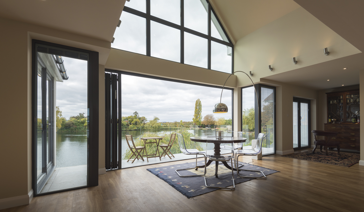 21 expert ideas for maximising your bi-fold view as winter turns to spring