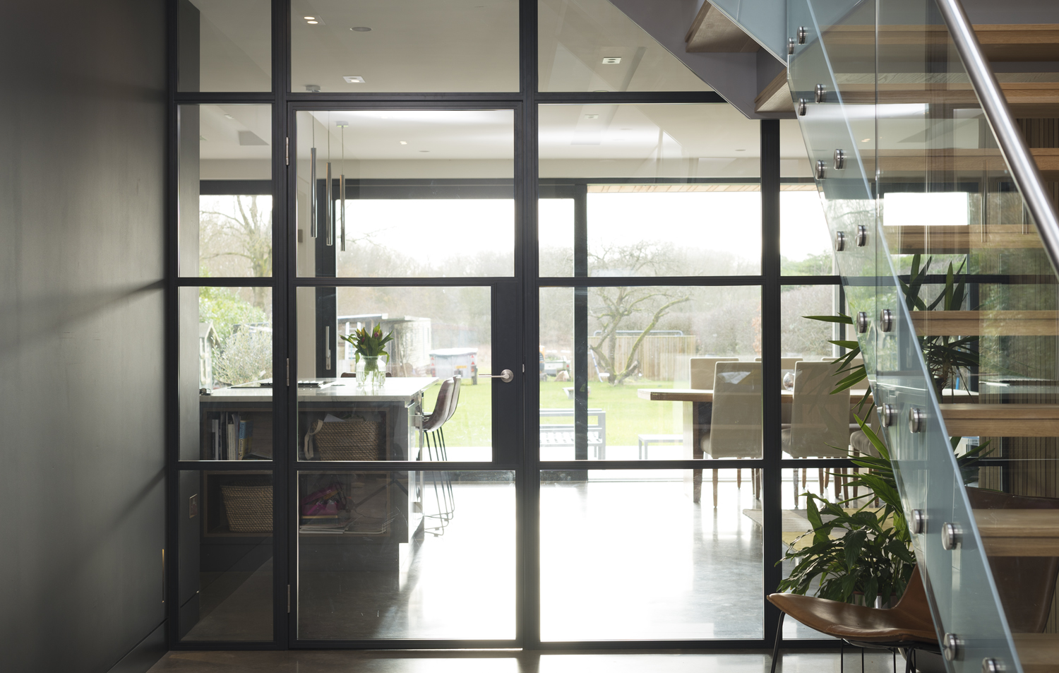 Choosing an internal door frame material | Exploring the benefits of aluminium