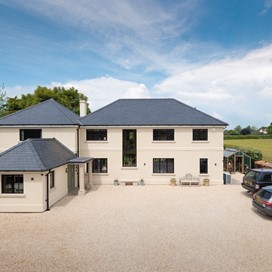 Georgian Elegance Meets Contemporary Comfort in a Renovated 1950s Property