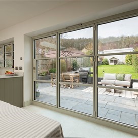 Our Brand New OB-36⁺ Soho Bifold paired with our OI-30 Internal Door makes the perfect partnership in this Instagrammers home