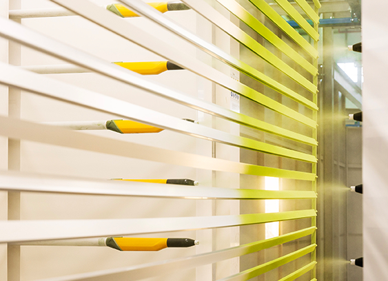 Chrome-free powder coating