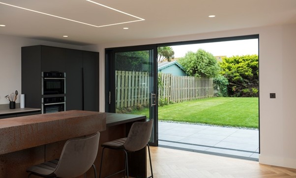 Corner bifold doors