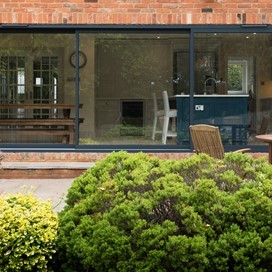 Couple Opt For Minimal Sightlines with the OS-44 Origin Sliding Door