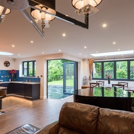 The North’s created a match made in heaven after installing a 3 door set of OB-72 Corner Bi-folding Doors and OW-80 Casement Windows