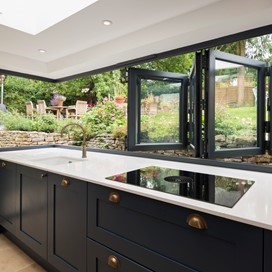 Traditional thatched cottage with a modern Origin twist 