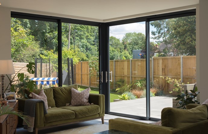 5 simple steps for bringing the outside in with a stunning floating corner