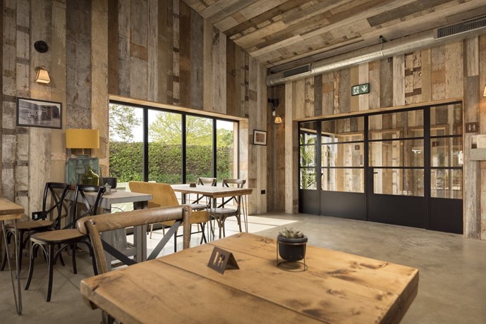 Choosing aluminium-framed internal room dividers | What factors should you consider?