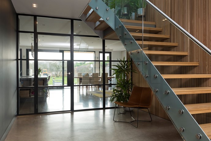 Choosing Georgian-style internal room dividers | What features to look for and the benefits of aluminium