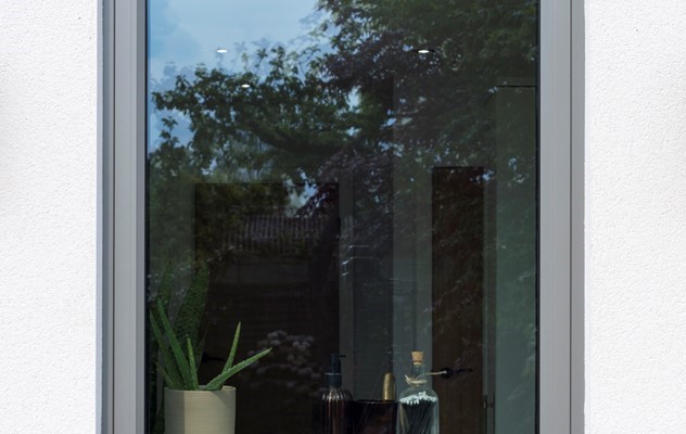 Expansive Contemporary Bifolds Seamlessly Connect Kitchen to Garden