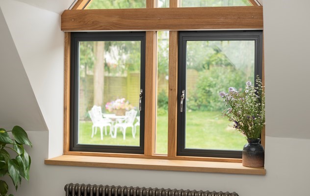 Traditional thatched cottage with a modern Origin twist 