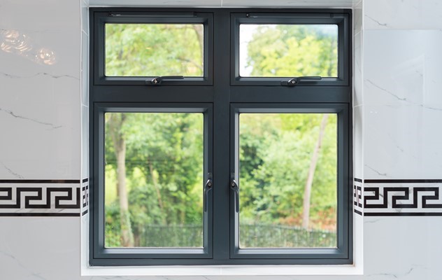 The North’s created a match made in heaven after installing a 3 door set of OB-72 Corner Bi-folding Doors and OW-80 Casement Windows