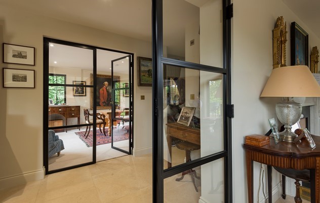 Georgian Elegance Meets Contemporary Comfort in a Renovated 1950s Property 