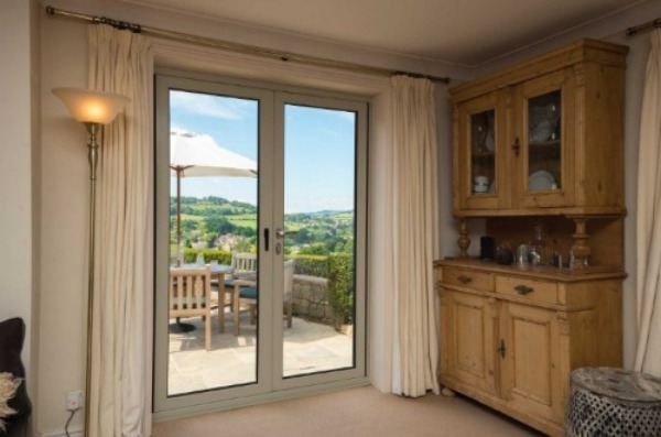 Bifolds with contemporary timber with traditional timber - Blending timber types 