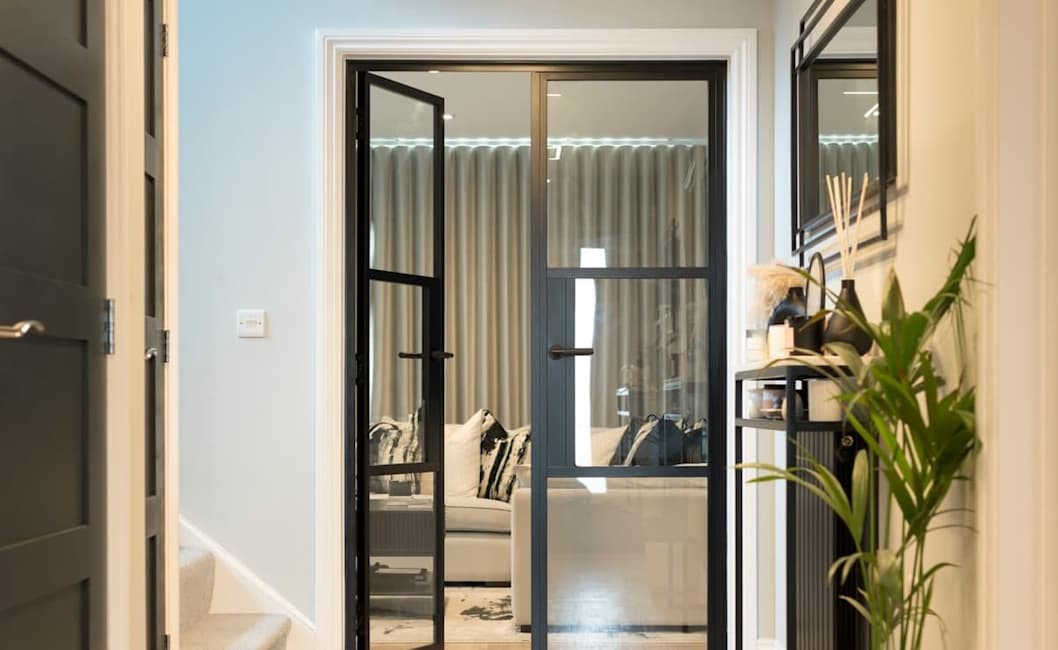 Internal door image 15