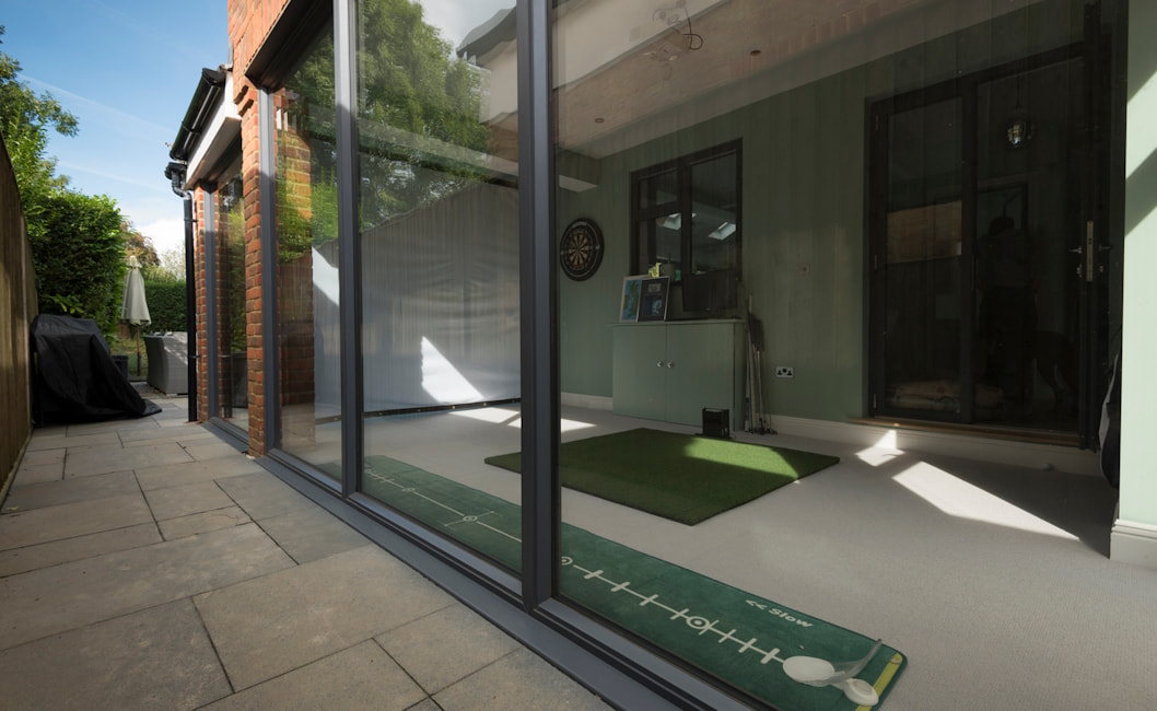 Fixed frame window image 14