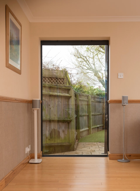 Fixed frame window image 17