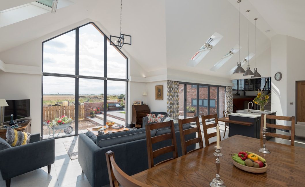 Fixed frame window image 6